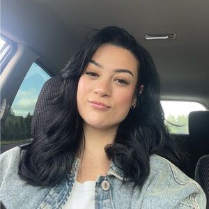 Meet your Posher, Olivia